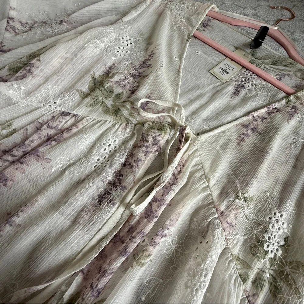 Francesca’s Embroidered Floral Kimono Size L/XL New with Tags - Picture 5 of 10